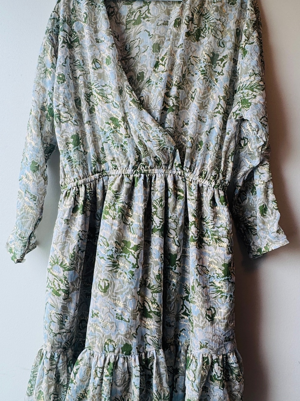Vintage Long Sleeve V-Neck Floral Tiered Midi Dress in Light Blue and Green
